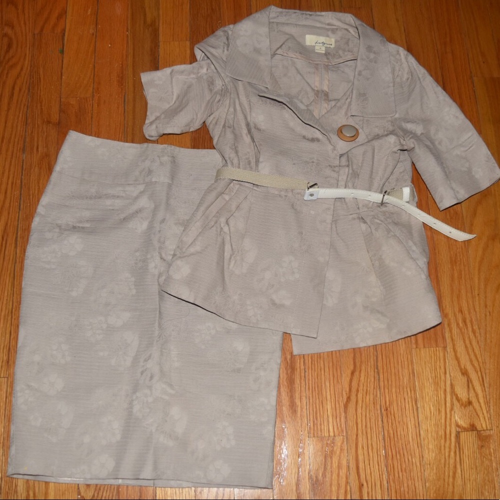 Cute forever 21 suit skirt and belted jacket